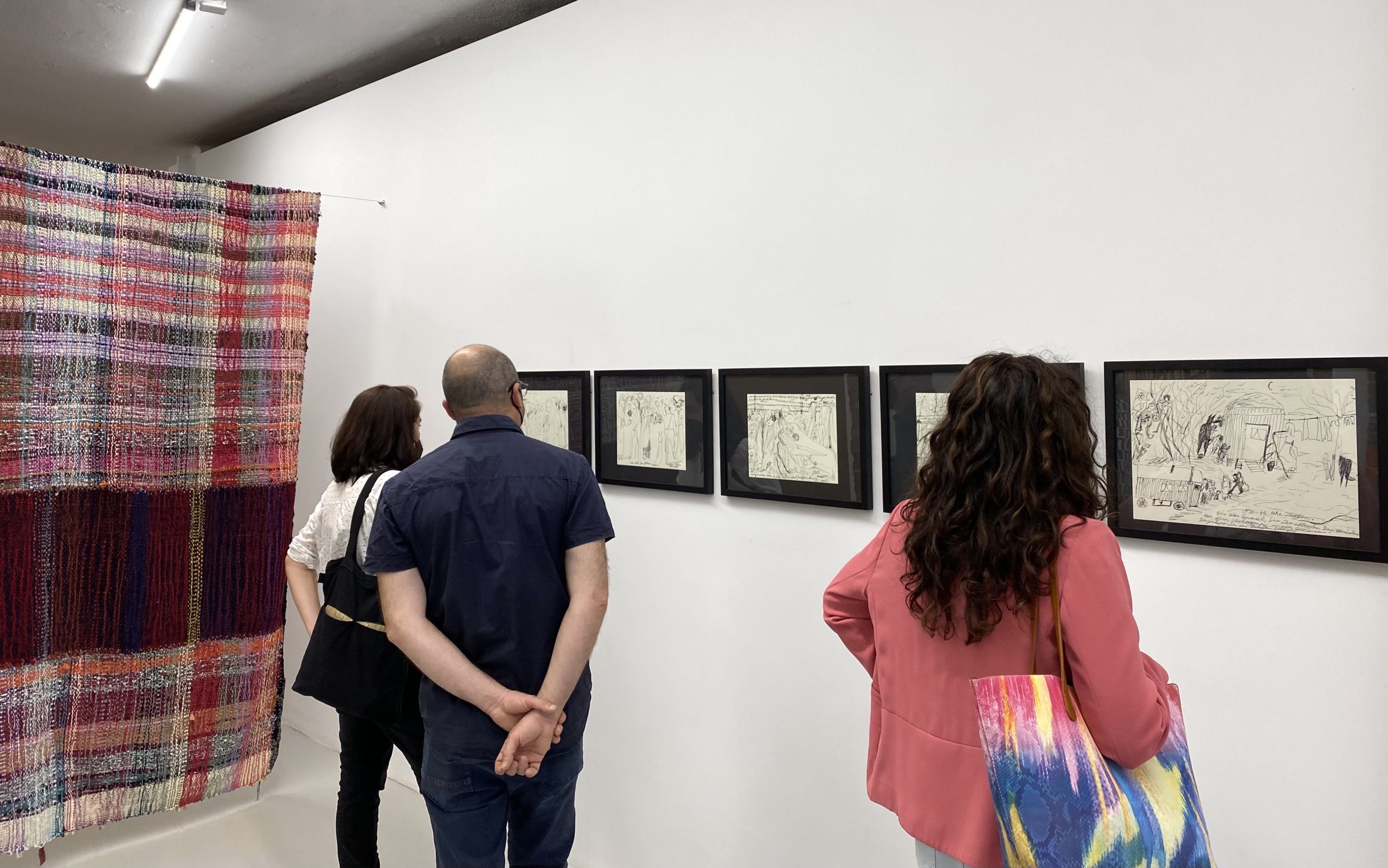 Tejido doble, un diálogo entre las obras de las artistas Teresa Lanceta, Ceija Stojka, Mónica Valenciano y Nathalie Bellón