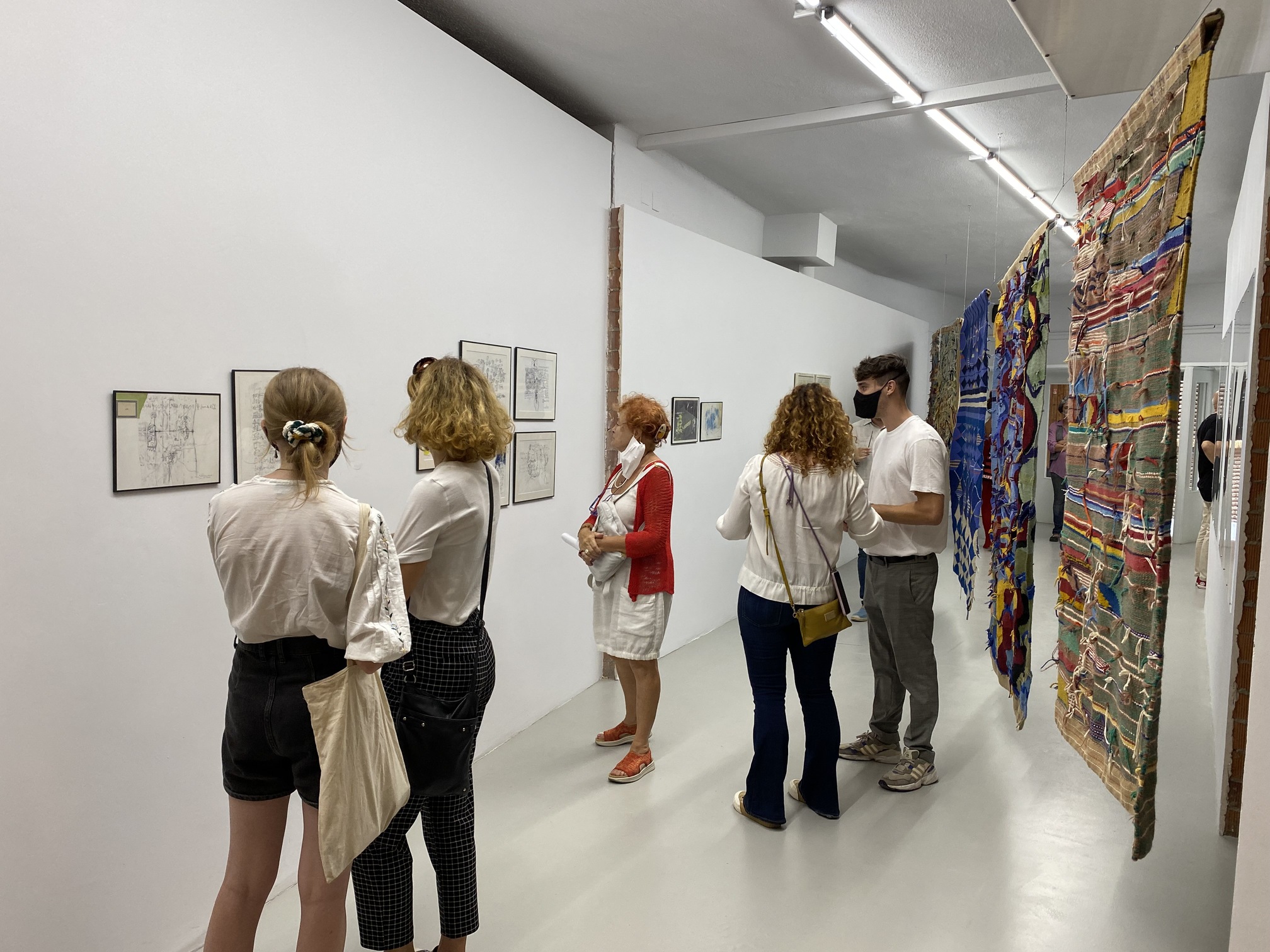 Los tapices de Teresa Lanceta ‘bailan’ con la obra de Mónica Valenciano en el segundo ciclo de la exposición ‘tejido doble’